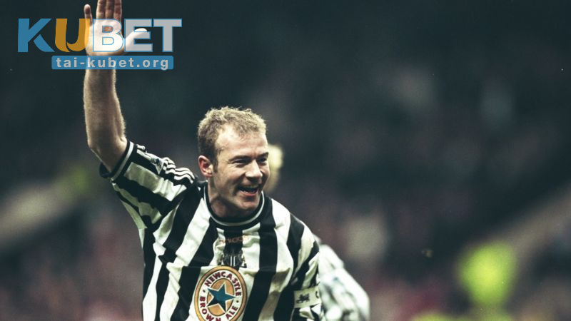 1. Alan Shearer đứng đầu danh sách top ghi bàn bóng đá Anh với 260 bàn thắng